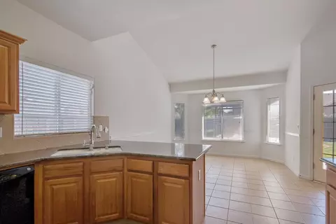 1107 Prosperity Dr, Lemoore, CA 93245 photo 11