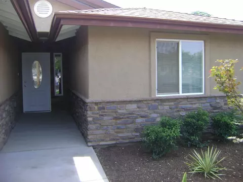 223 E 2nd St, Hanford, CA 93230 photo 6