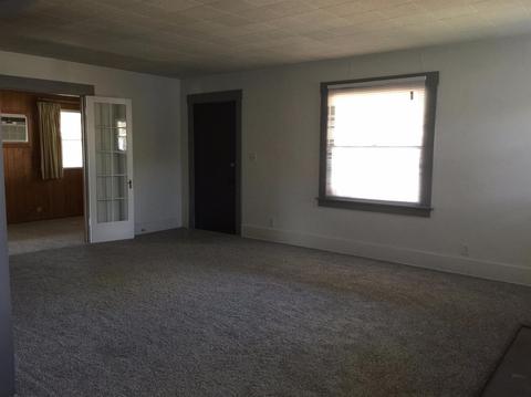 723 E King Ave, Tulare, CA 93274 photo 4