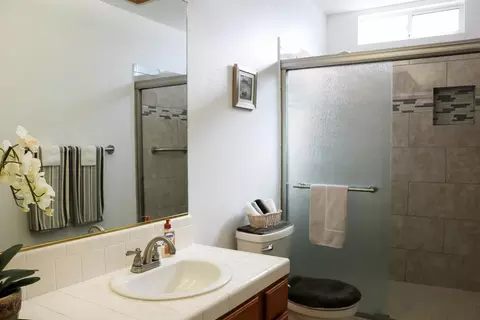 3941 E Iris Ct, Visalia, CA 93292 photo 14