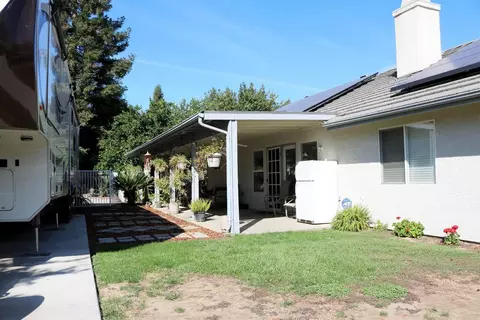 3941 E Iris Ct, Visalia, CA 93292 photo 21