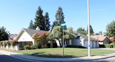 3941 E Iris Ct, Visalia, CA 93292 photo 3