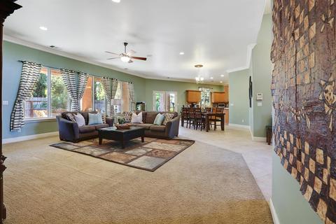 738 Saint Thomas Ct, Exeter, CA 93221 photo 5