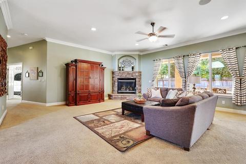 738 Saint Thomas Ct, Exeter, CA 93221 photo 4