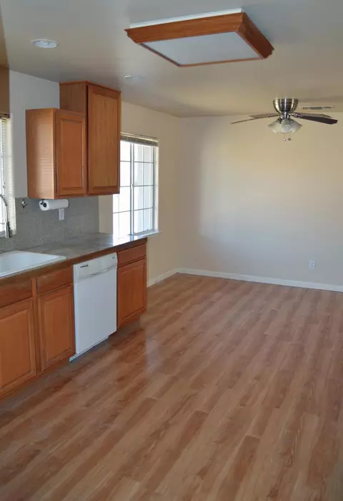 7585 Live Oak Dr, Sanger, CA 93657 photo 7