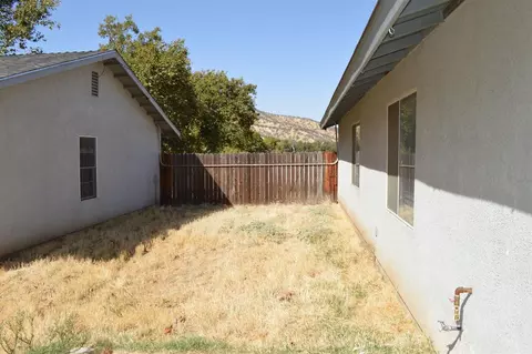 7585 Live Oak Dr, Sanger, CA 93657 photo 13