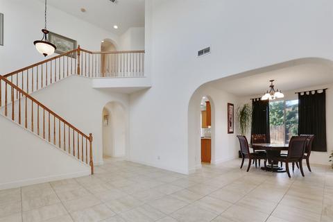 2576 E Kern Ave, Tulare, CA 93274 photo 5