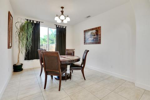 2576 E Kern Ave, Tulare, CA 93274 photo 6