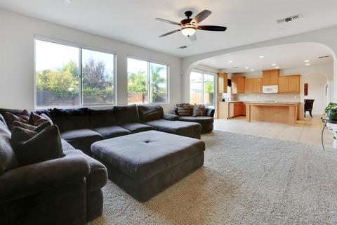 2576 E Kern Ave, Tulare, CA 93274 photo 11