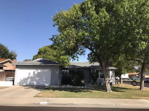 1645 Renn Ave, Clovis, CA 93611 photo 2