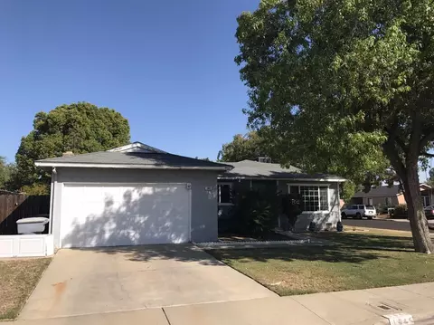 1645 Renn Ave, Clovis, CA 93611 photo 3