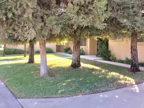 1733 E Alpine Ave, Tulare, CA 93274 photo 3