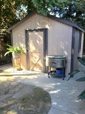 1733 E Alpine Ave, Tulare, CA 93274 photo 52