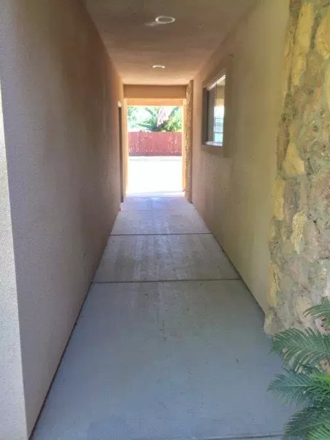 1733 E Alpine Ave, Tulare, CA 93274 photo 8