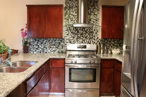 736 E Harold Ave, Visalia, CA 93292 photo 8