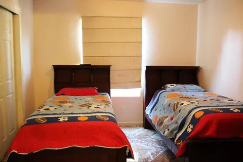 736 E Harold Ave, Visalia, CA 93292 photo 9