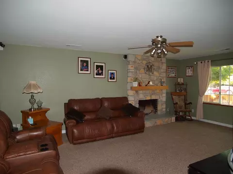 310 Plum St, Exeter, CA 93221 photo 5
