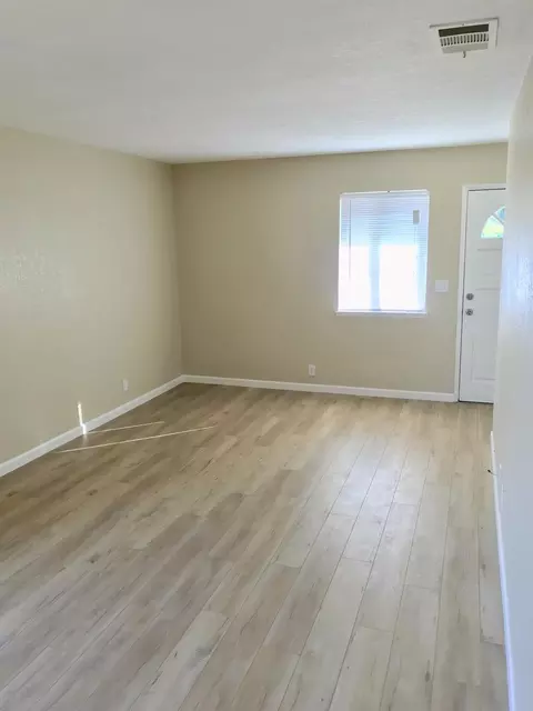 32621 Grove St, Ivanhoe, CA 93235 photo 4