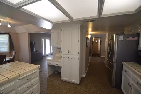 519 E Vine Ct, Visalia, CA 93292 photo 11