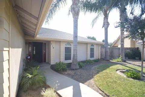 519 E Vine Ct, Visalia, CA 93292 photo 3
