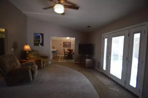 519 E Vine Ct, Visalia, CA 93292 photo 7