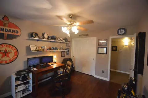 519 E Vine Ct, Visalia, CA 93292 photo 20