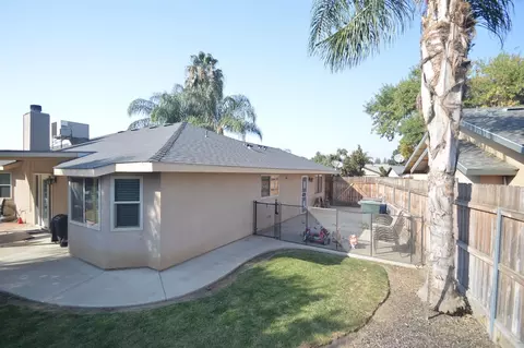 519 E Vine Ct, Visalia, CA 93292 photo 32