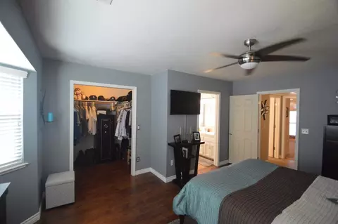 519 E Vine Ct, Visalia, CA 93292 photo 17