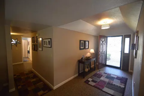 519 E Vine Ct, Visalia, CA 93292 photo 5