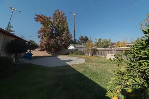 284 E Prosperity Ave, Tulare, CA 93274 photo 22