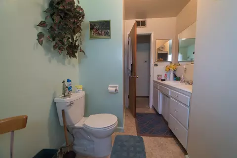 284 E Prosperity Ave, Tulare, CA 93274 photo 12