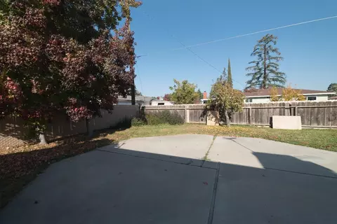 284 E Prosperity Ave, Tulare, CA 93274 photo 19