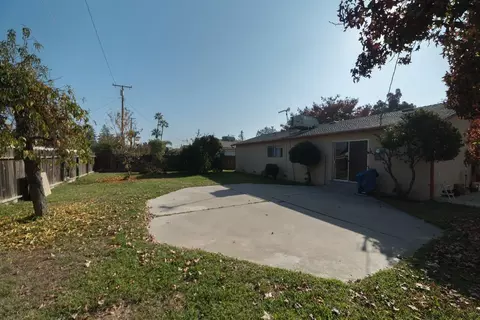 284 E Prosperity Ave, Tulare, CA 93274 photo 21