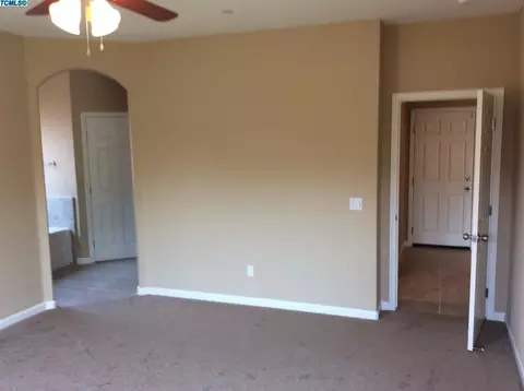 2025 E Copper Ct, Visalia, CA 93292 photo 11