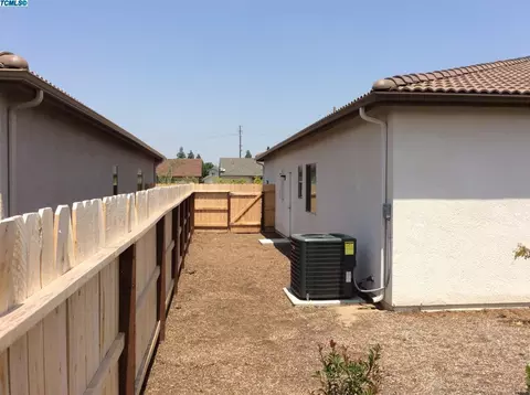 2025 E Copper Ct, Visalia, CA 93292 photo 19