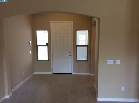 2025 E Copper Ct, Visalia, CA 93292 photo 3