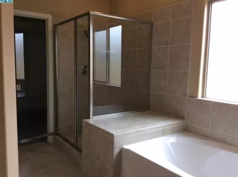 2025 E Copper Ct, Visalia, CA 93292 photo 12