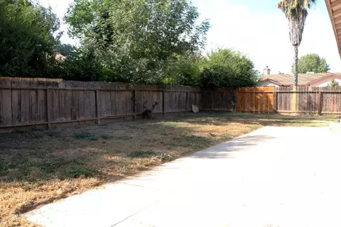 1827 E Pershing Ave, Visalia, CA 93292 photo 14