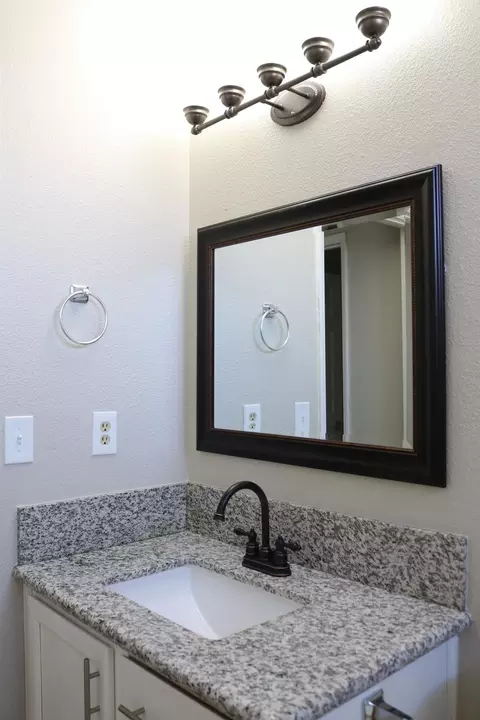 1827 E Pershing Ave, Visalia, CA 93292 photo 9