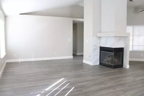 1827 E Pershing Ave, Visalia, CA 93292 photo 2