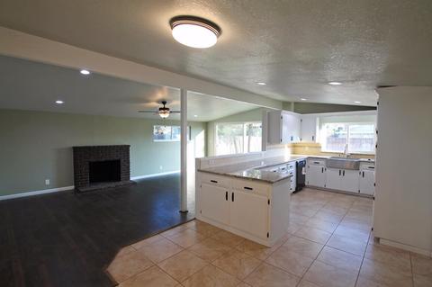 1817 3rd St, Sanger, CA 93657 photo 2