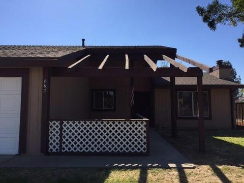 867 Daphne Ln, Lemoore, CA 93245 photo 3