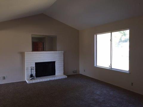 867 Daphne Ln, Lemoore, CA 93245 photo 11