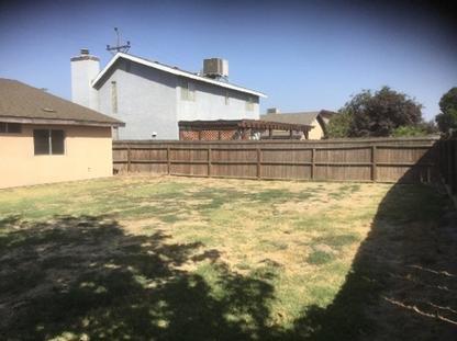 867 Daphne Ln, Lemoore, CA 93245 photo 8