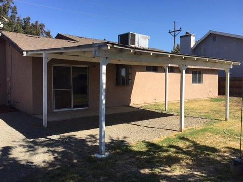 867 Daphne Ln, Lemoore, CA 93245 photo 5