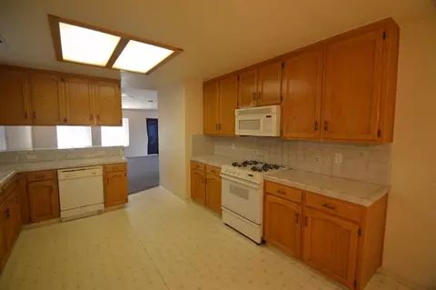 3749 E Acequia Ave, Visalia, CA 93292 photo 7