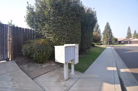 3749 E Acequia Ave, Visalia, CA 93292 photo 14