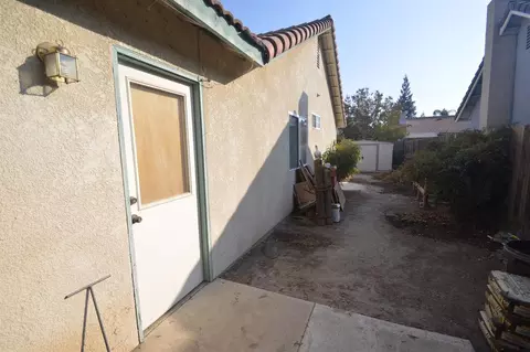 3749 E Acequia Ave, Visalia, CA 93292 photo 15