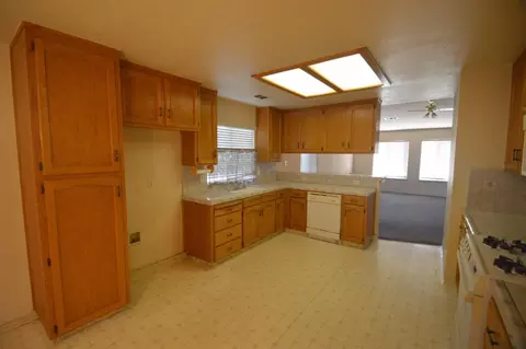 3749 E Acequia Ave, Visalia, CA 93292 photo 8