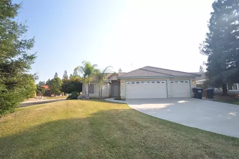 3749 E Acequia Ave, Visalia, CA 93292 photo 2